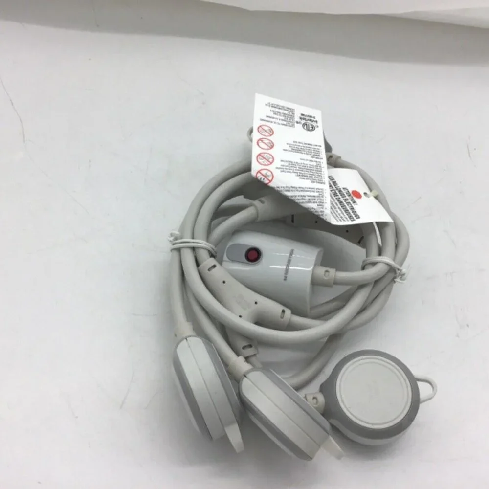 Monster Cable Just Power It Up 5-1/2 ft. L 3 outlets, 2 USB Flexible Power Strip